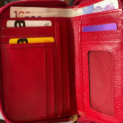 Billetera doble cierre mediana en cuero color rojo  con herrajes importados y servicios para tarjetas, monedas y billetes