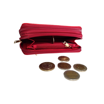 Billetera doble cierre mediana en cuero color rojo  con herrajes importados y servicios para tarjetas, monedas y billetes