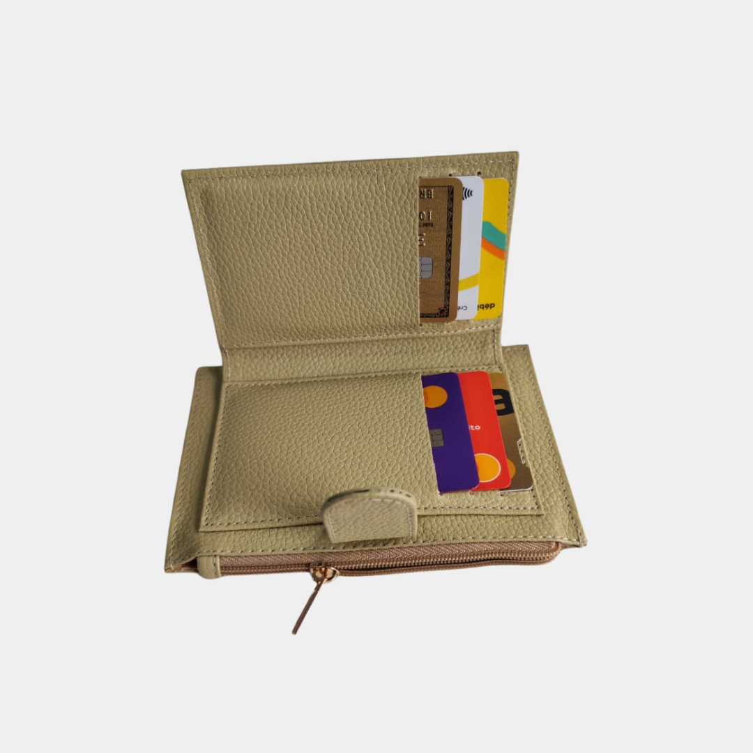 Tarjetero en cuero para mujer con monedero.
