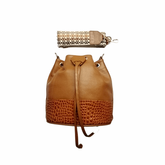 Diseño exclusivo de manos libres tipo Tula en cuero para mujer.